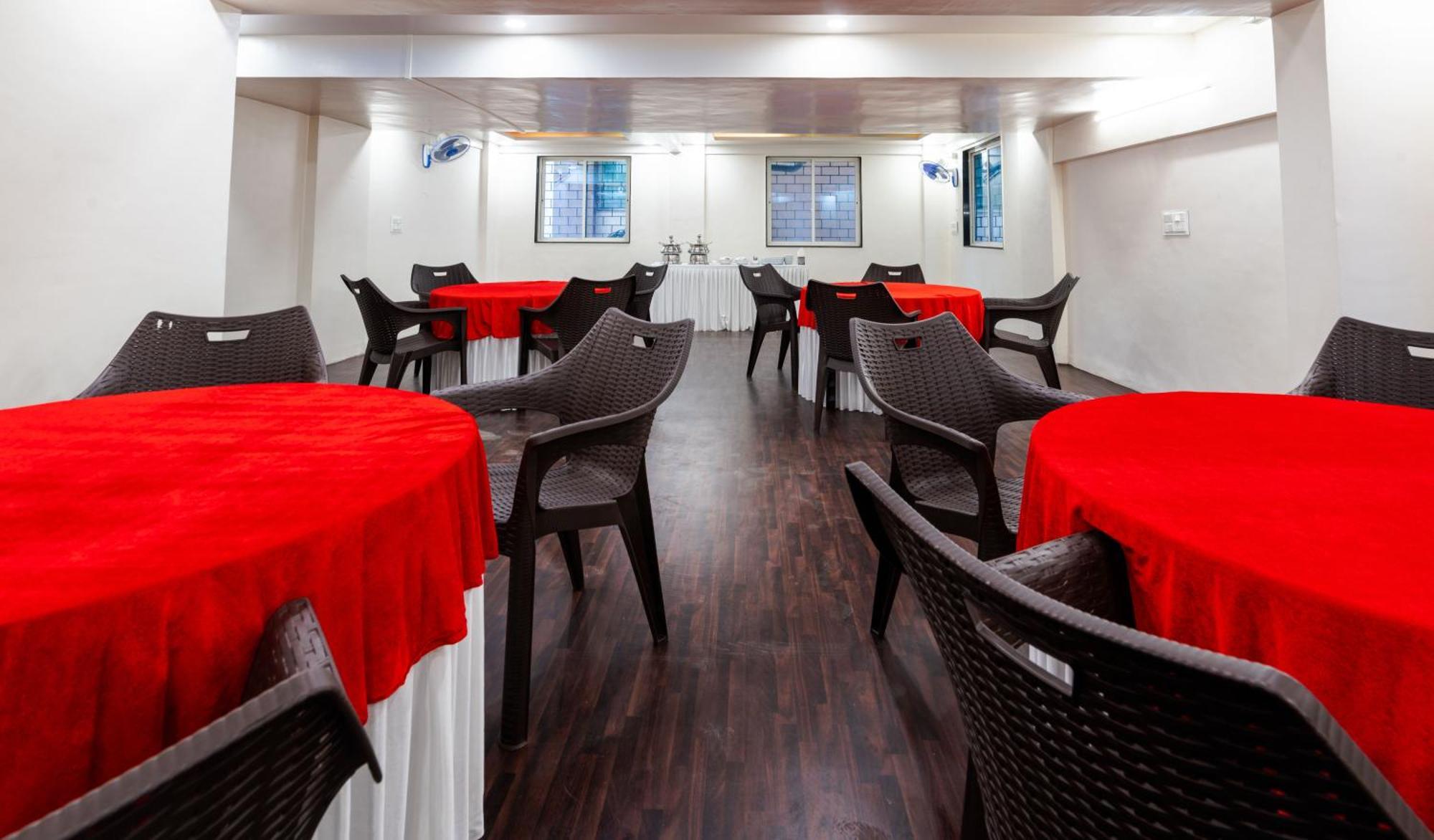 Treebo Trend The White Castle Hotel Pune Ngoại thất bức ảnh