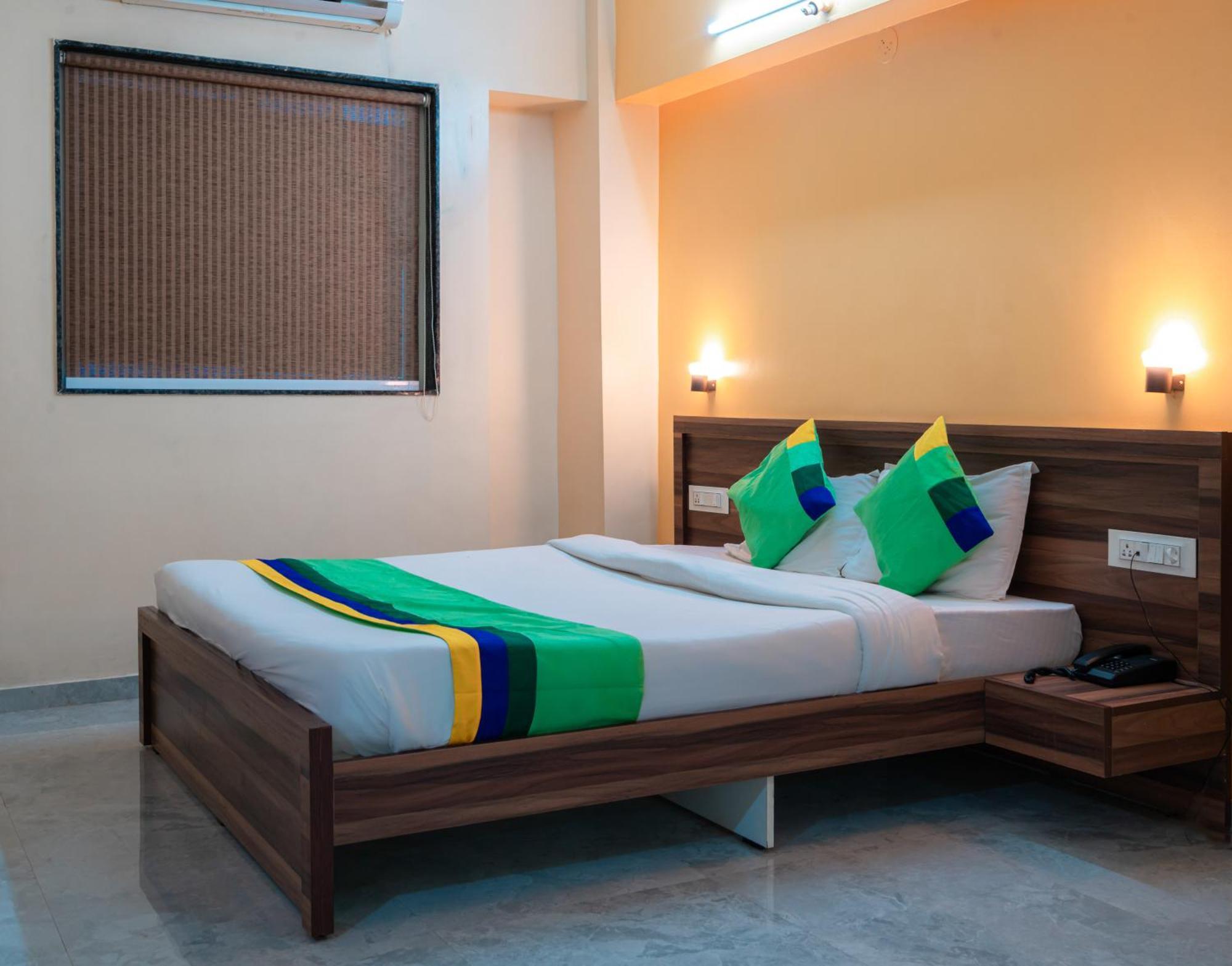 Treebo Trend The White Castle Hotel Pune Ngoại thất bức ảnh