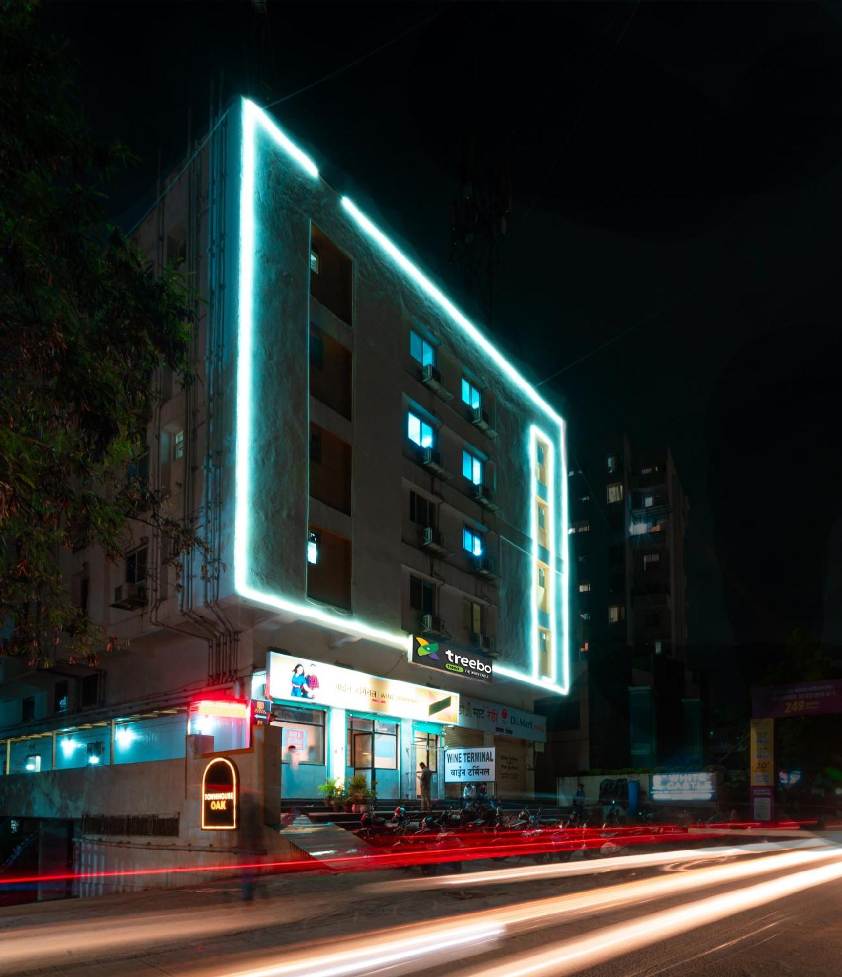 Treebo Trend The White Castle Hotel Pune Ngoại thất bức ảnh