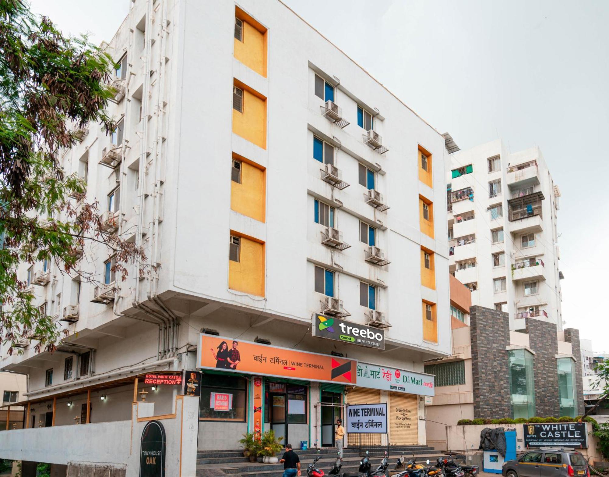 Treebo Trend The White Castle Hotel Pune Ngoại thất bức ảnh
